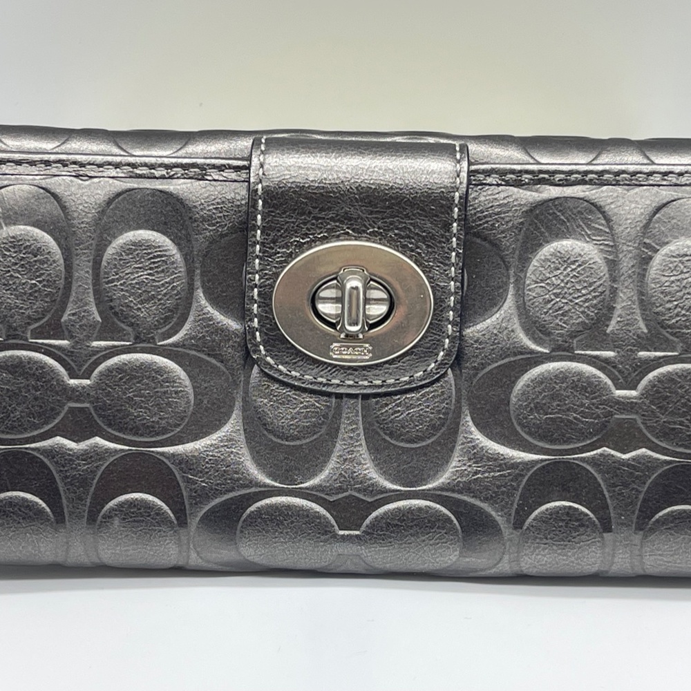 Coach Hampton Leather Shoulder Bag with Matching Zipper Pouch and Wallet - Picture 3 of 15